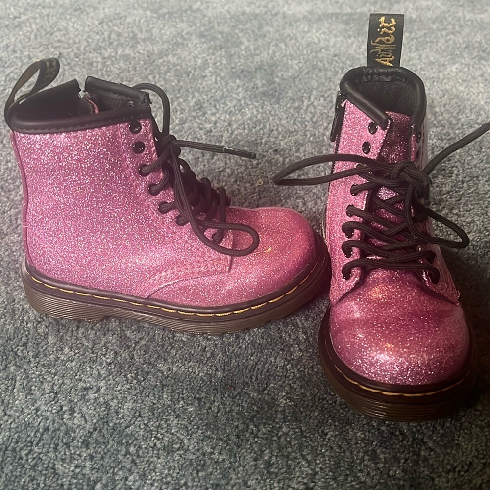 Dr. Martens Kids Pink Glitter Lace-Up Boots